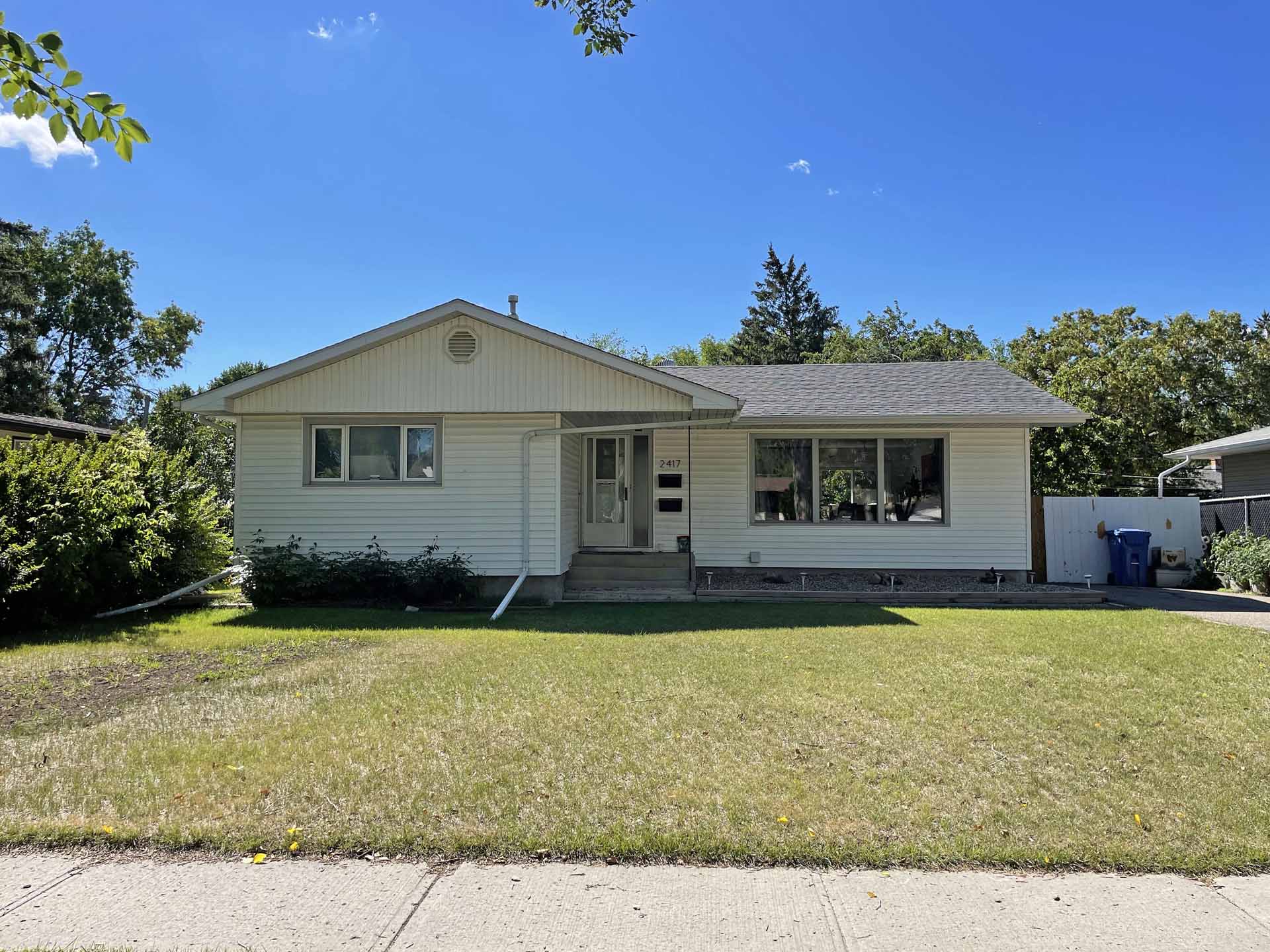 Rental home at 2417 Gordon Road in Whitmore Park, Regina, Saskatchewan close to the University of Regina